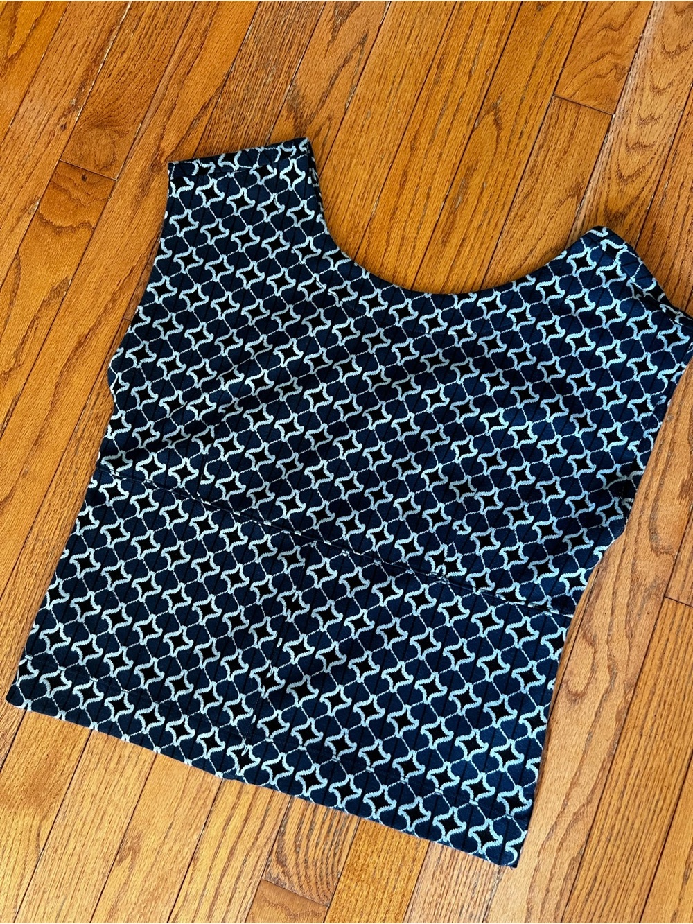 Maeve Anthropologie Navy Light Blue Geometric Cap Sleeve Zip-Back Top M